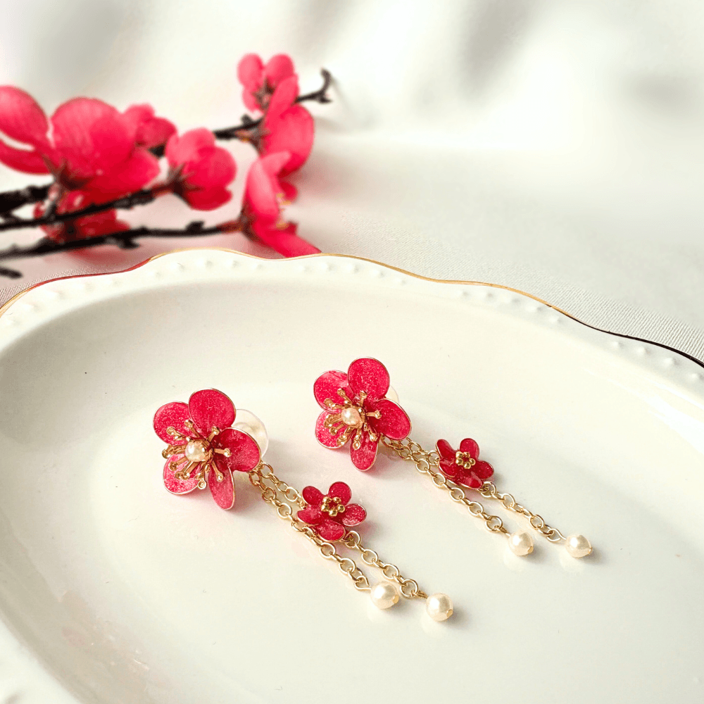 【梅】2wayイヤリング ニッケルフリー 金属アレルギー対応 受注生産 揺れる 赤 大人可愛い ギフト 春の新作 | 7枚目